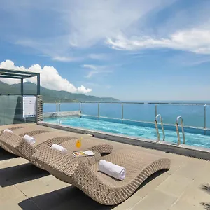 mangata-beachfront-hotel.hotelsofhoian.com/